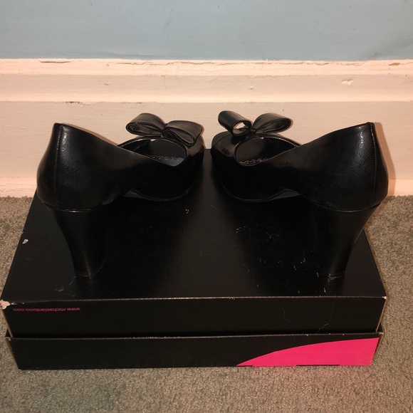 Rampage - Black High Open Heel with Bow - Picture 8 of 8